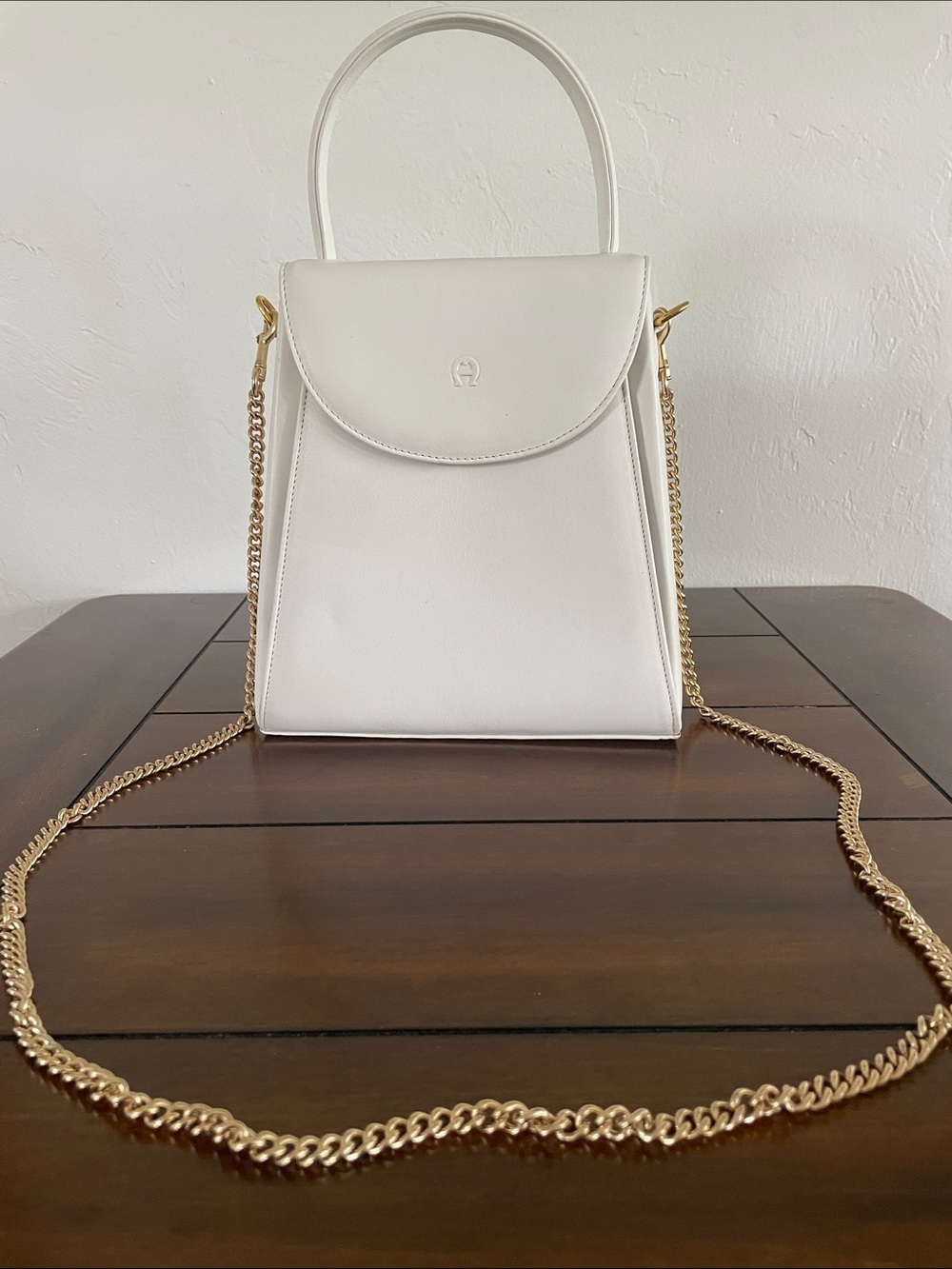 Etienne Aigner white Top-Handle Bag with Gold Chain Strap/crossbody